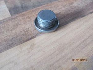 19351200ge' , 'Zylinderkopfstopf./Einfüllschr Getr.gr.M gebraucht