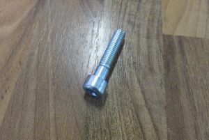 2008053991' , 'Schraube M8x40 Innensechskant 10.9