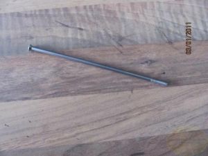 23631170' , 'Speiche V65 Florida hinten kurz M4,5 x 140mm
