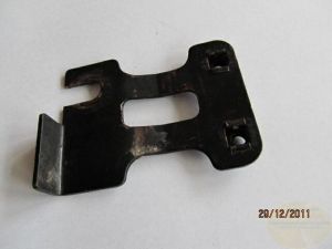 Halter Ölwannenschutz V65 TT rechts gebraucht