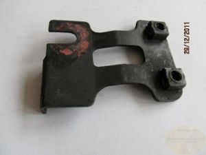 Halter Ölwannenschutz V65 TT links gebraucht