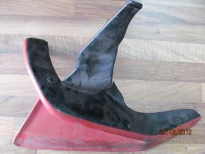 Tankspoiler V65 Lario rechts rot gebraucht