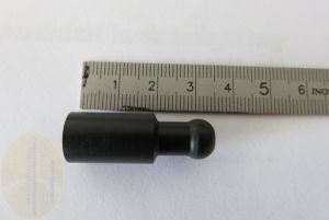 27471910sp' , 'Zapfen für Seitendeckel V65 TT (Guzzi e piu Edition)