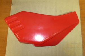 27476372sp' , 'Seitendeckel V65 TT links unlackiert