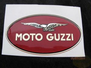 500033795L' , 'Aufkleber Moto Guzzi oval erhaben 83x45 mm links