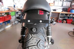 CM916231sw' , 'Kennzeichenhalter VA V9 Bobber schwarz