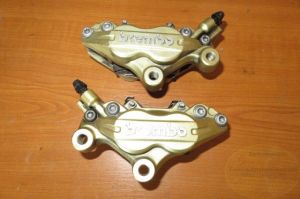 GU05652330ge' , 'Bremssattel Satz 4-Kolben Oro gebraucht