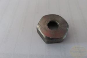 GU31547882' , 'Mutter Schwingenbolzen 750 Breva/ V7 / V7 II / V9 gebraucht