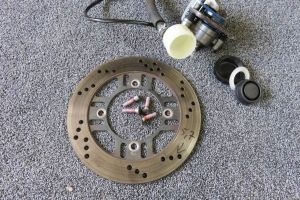 2008054004ge' , 'Bremsanlage Kawasaki ZZR600 hinten gebraucht
