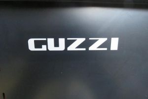 27923370tws' , 'Aufkleber Tank 'Guzzi' weiß V65 TT  SCHMAL