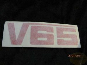 27926300r' , 'Aufkleber Seitendeckel V65 TT rot