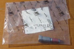 2B004819' , 'Seitenständerbolzen V9/V7